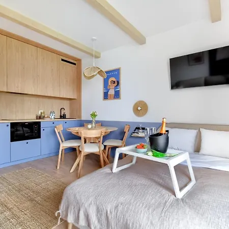 4 Pory Roku- 200m Plaza, Prywatny Parking *