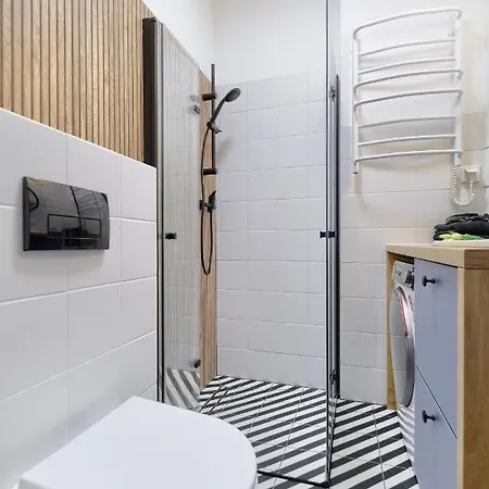 4 Pory Roku- 200m Plaza, Prywatny Parking Apartment Sopot