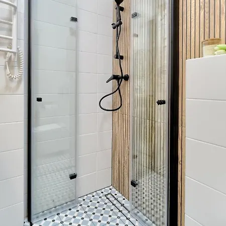 4 Pory Roku- 200m Plaza, Prywatny Parking Apartment Zoppot