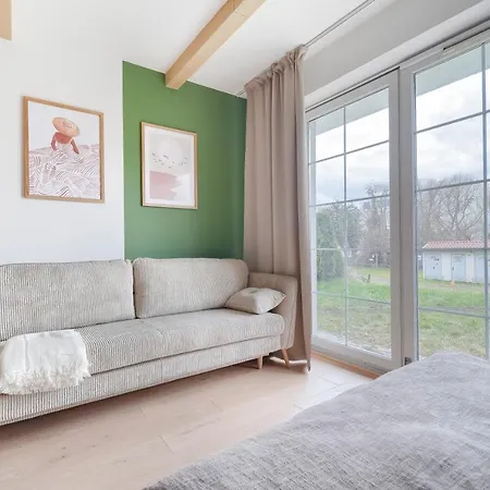 4 Pory Roku- 200m Plaza, Prywatny Parking Apartment Sopot