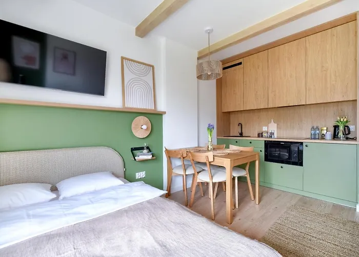 4 Pory Roku- 200m Plaza, Prywatny Parking * Sopot